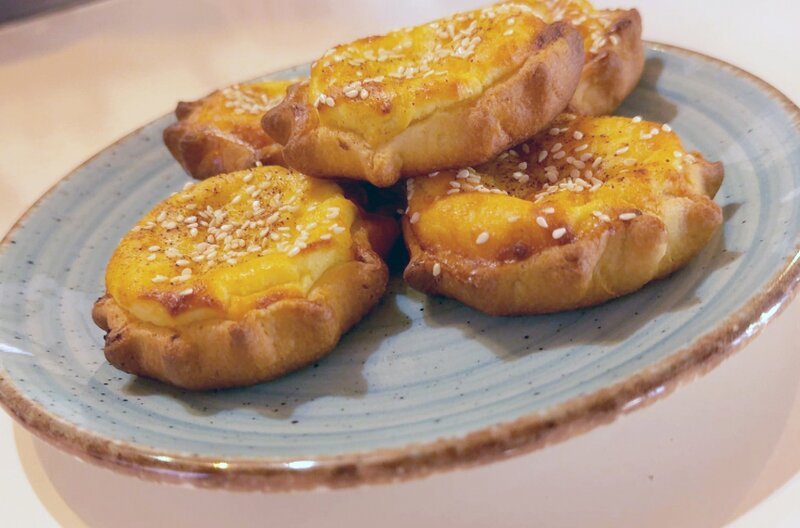 Kalitsounia – das köstliche Ostergebäck von der Insel Kreta – Bild: Elephant Doc