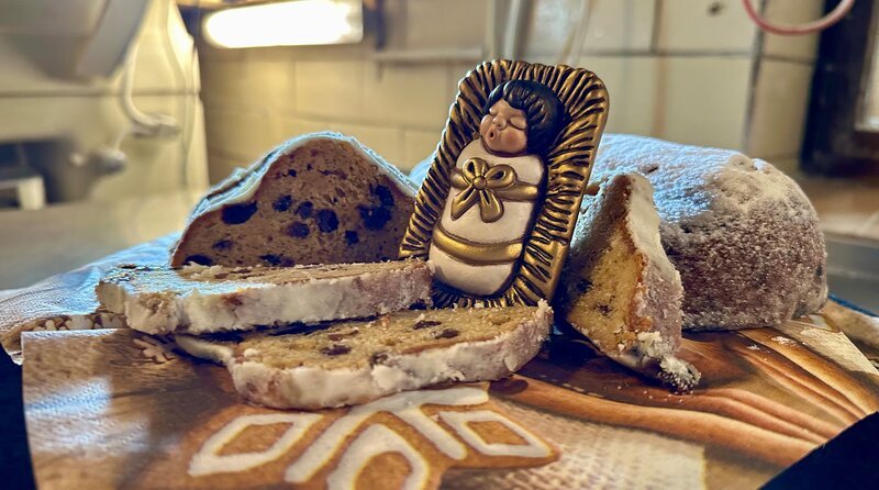 Der Christstollen symbolisiert das Jesuskind. – Bild: rbb