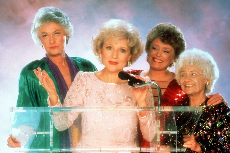 Dorothy Zbornak (Bea Arthur), Rose Nylund (Betty White), Blanche Devereaux (Rue McClanahan) und Sophia Petrillo (Estelle Getty) – Bild: Disney