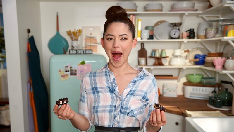 Portrait shot of Molly Yeh making her Rocky Road Fudge, as seen on Girl Meets Farm, Season 7. – Bild: Discovery, Inc.