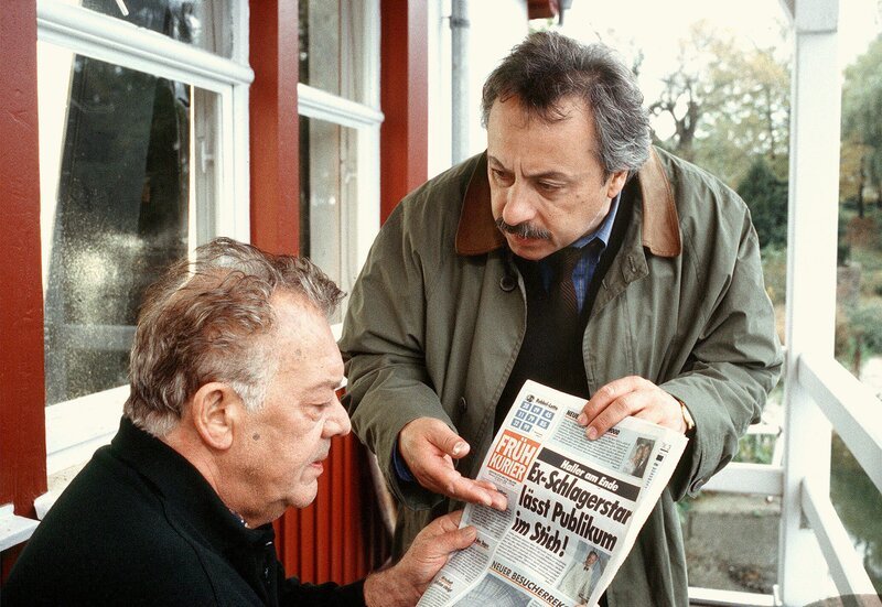 Frank Haller (Klausjürgen Wussow, li.), Jochen Below (Wolfgang Stumpf). – Bild: MDR/Domonkos Frank Haller (Klausjürgen Wussow, li.), Jochen Below (Wolfgang Stumpf). – Bild: MDR/Domonkos