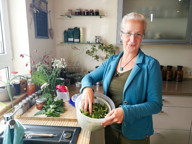 Gastgeberin Ingrid – Bild: MG RTL D /​ ITV Studios