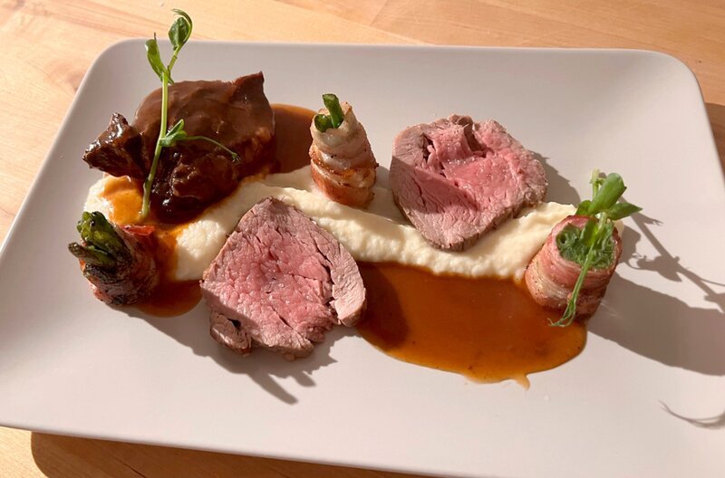 Zweierlei vom Kalb. – Bild: HR/​Tanja Höschele