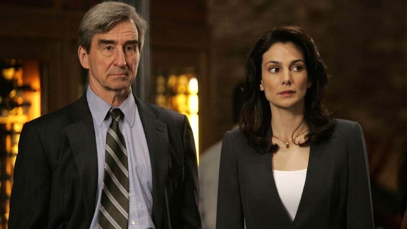 Staatsanwalt Jack McCoy (Sam Waterston) und seine Kollegin Alexandra Borgia (Annie Parisse) beschäftigt heute ein Entführungsfall. Wird McCoy sich auf den Deal einlassen, dem Entführer absolute Straffreiheit zu gewähren, wenn der den Aufenthaltsort des entführten Mädchens preisgibt? – Bild: RTL /​ NBC
