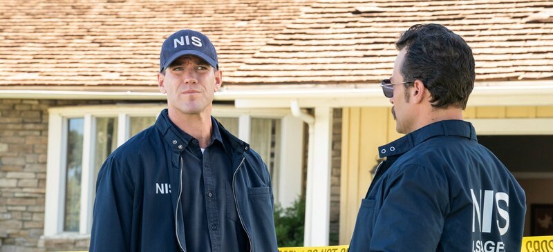 Special Agent Leroy Jethro Gibbs (Austin Stowell, l.) – Bild: Erik Voake /​ CBS ENTERTAINMENT – Paramount /​ CBS Broadcasting Inc.