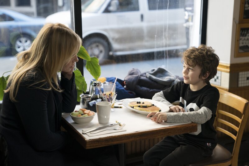 Pictured: (l-r) Kelli Giddish as Detective Amanda Rollins, Ryan Buggle as Noah Porter-Benson – Bild: Michael Parmelee/​NBC /​ NBCUniversal Media, LLC