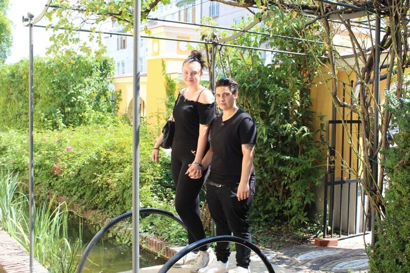 Vicky; Nadine – Bild: ATV