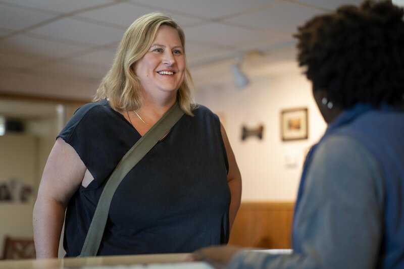 Sam (Bridget Everett) – Bild: Warner /​ Home Box Office, Inc.