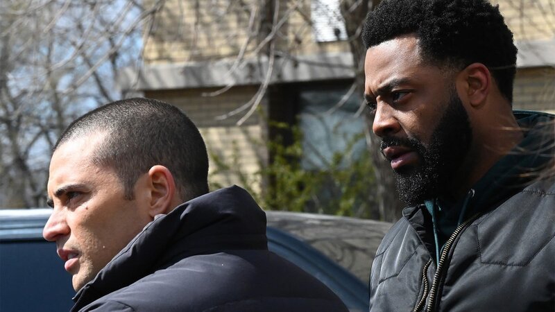 Dante Torres (Benjamin Levy Aguilar, l.) und Kevin Atwater (LaRoyce Hawkins, r.). – Bild: NBCUniversal Media, LLC