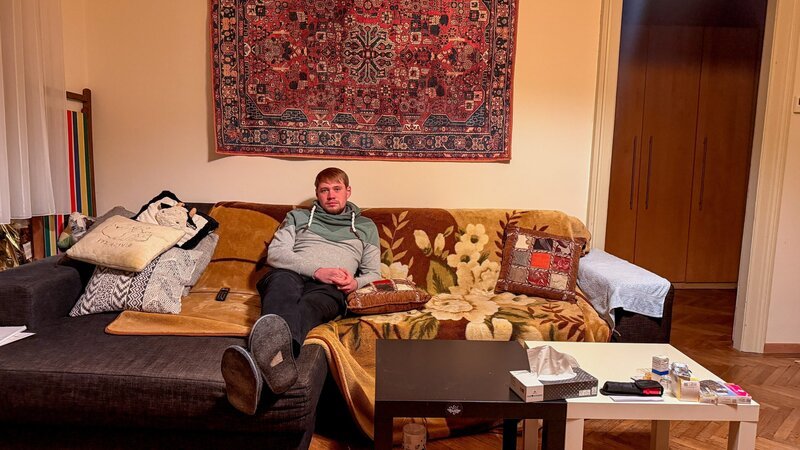Vladimir ist ein Student aus Mödling. Seit seiner Trennung lebt er alleine und möchte sich nun wieder ins Leben zurück kämpfen. – Bild: BFILM /​ ORF