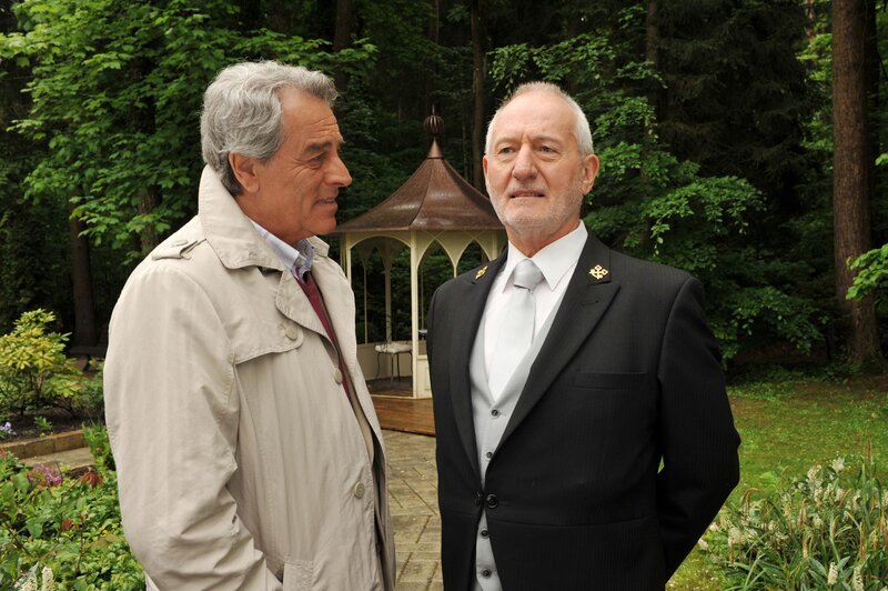 Eberhard (Werner Opitz, l.); Alfons (Sepp Schauer, r.) – Bild: Ann Paur