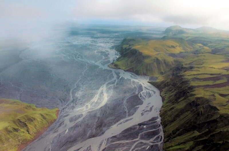 Im Südwesten Islands ragen 18 Vulkanhügel aus dem Meer und bilden den Archipel der Westmännerinseln. – Bild: PLURIMEDIA (Picasa)