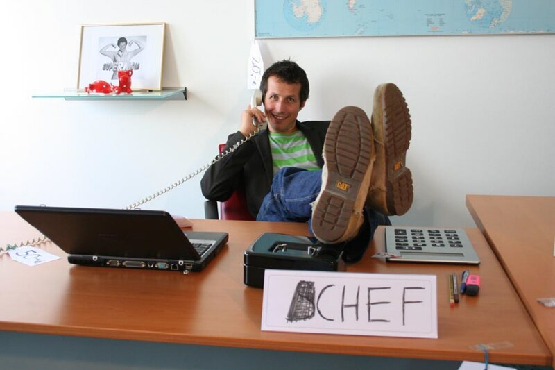 Willi als Gummibärchen-Chef. – Bild: BR/​megaherz gmbh