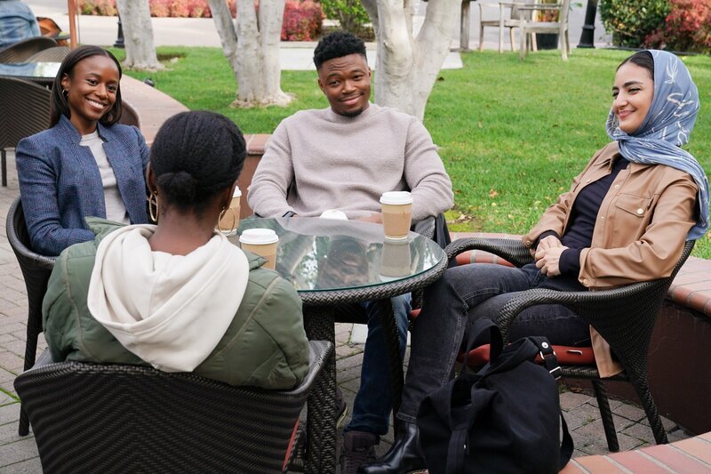 L-R: Ashlei Sharpe Chestnut als Summer Morehurst, Caleb Castille als Special Agent Devin Rountree und Medalion Rahimi als Special Agent Fatima Namazi – Bild: ORF/​Sevenone International/​CBS/​Michael Yarish