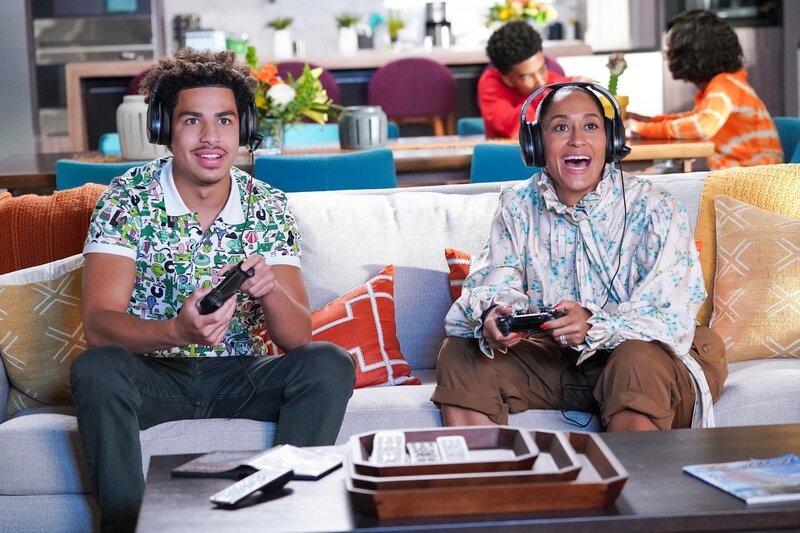 Marcus Scribner (Andre ‚Junior‘ Johnson jr.), Tracee Ellis Ross (Rainbow ‚Bow‘ Johnson). – Bild: ORF/​Disney/​ABC/​Richard Cartwright