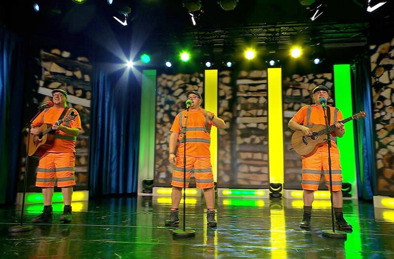 Brüder Tobias und Andreas Funk zusammen mit Tobias Schmid. – Bild: SWR