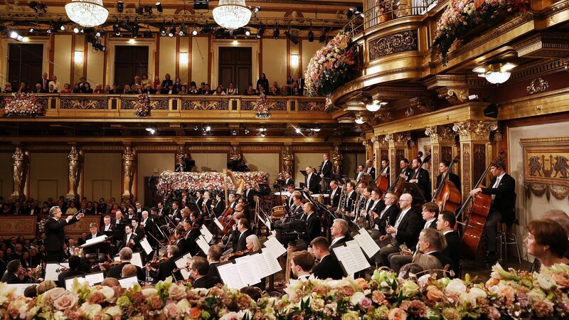 Sternstunde Musik Das Neujahrskonzert der Wiener Philharmoniker Die Wiener Philharmoniker und Riccardo Muti beim Neujahrskonzert – Bild: SRF/​Dieter Nagl