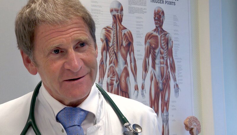 Prof. Dr. Hans-Christof Schober, Chefarzt Klinik für Innere Medizin, Südstadt-Klinikum Rostock – Der Ernährungsmediziner warnt vor den gesundheitlichen Folgen zunehmender Fettleibigkeit. Er kämpft für eine bessere gesellschaftliche Akzeptanz des Problems und zeigt seinen Patienten, wie sie erfolgreich und dauerhaft abnehmen können. Weitere Fotos erhalten Sie auf Anfrage. – Bild: NDR