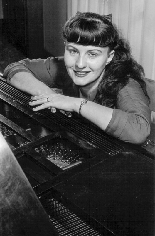 Jutta Hipp war eine deutsche Jazzpianistin, die sich in den 1950er Jahren vom Nachkriegs-Deutschland bis nach New York spielte. – Bild: Jazzinstitut Darmstadt
