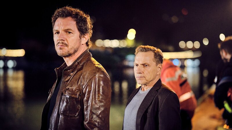 Harter Fall für Sebastian Bootz und Thorsten Lannert, v.li.: Felix Klare als Sebastian Bootz, Richy Müller als Thorsten Lannert – Bild: SRF/​SWR/​Benoît Linder