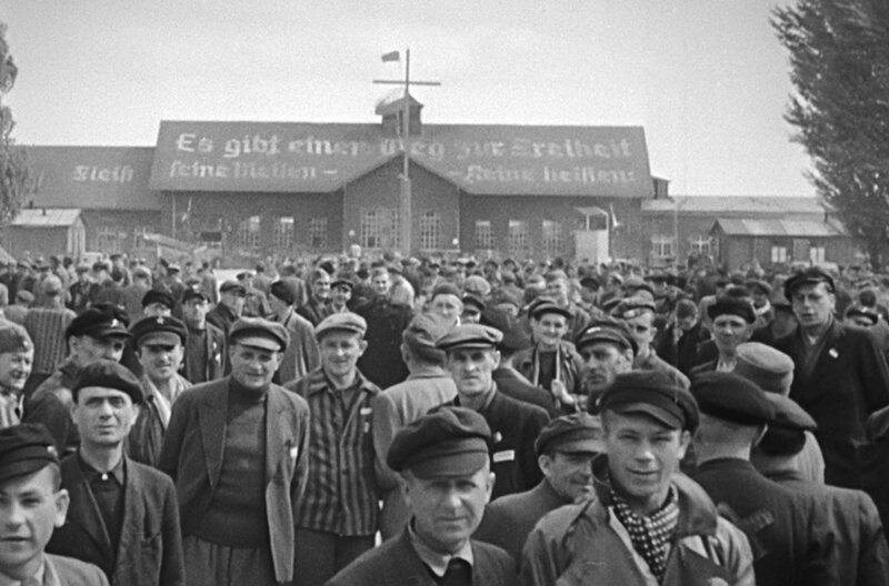 Das Schicksal der Holocaust-Überlebenden hing von internationalen Entscheidungen ab, die auf sich warten ließen. – Bild: Artline Films