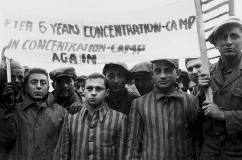 Auf die Migrationsbewegung nach der Befreiung der NS-Konzentrationslager reagierten die Alliierten mit der Einrichtung von provisorischen Lagern für „Displaced Persons“ (DP-Camps). – Bild: Artline Films