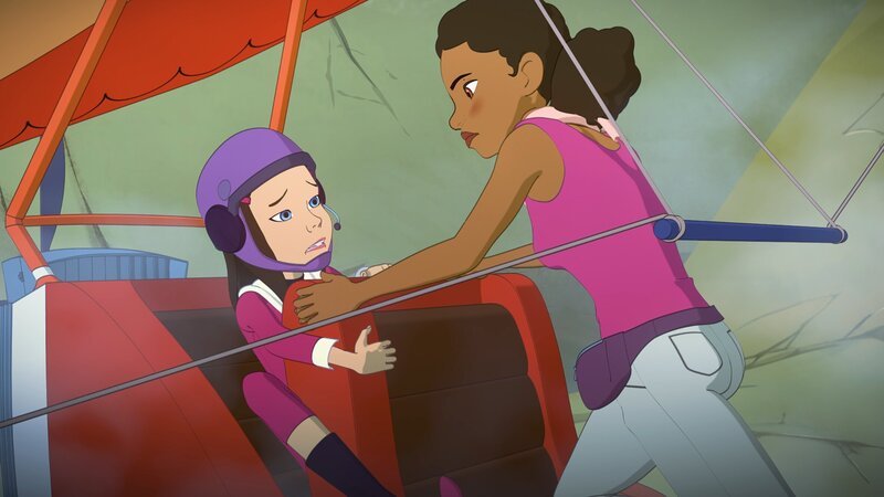 Samantha (l.) ist mit dem Motordrachen abgestürzt. Beth befreit sie aus einer gefährlichen Situation. – Bild: ZDF/​Superprod/​ZDFE