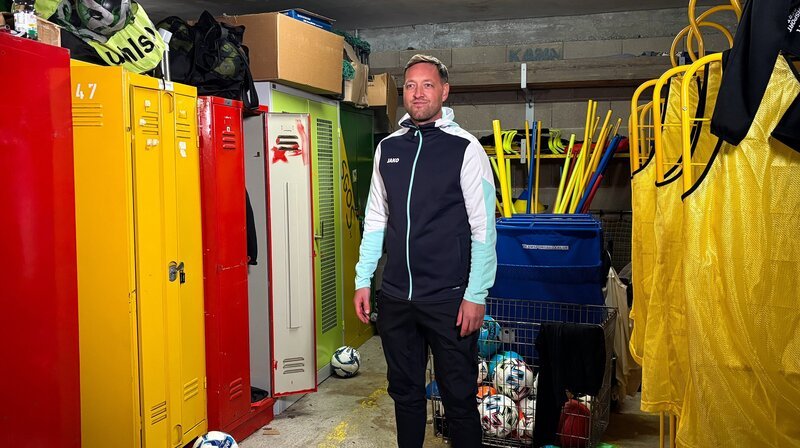 Ex-Profi Julian Schieber spielt in der Kreisliga B für die SG Oppenweiler. – Bild: NDR/​Inka Blumensaat