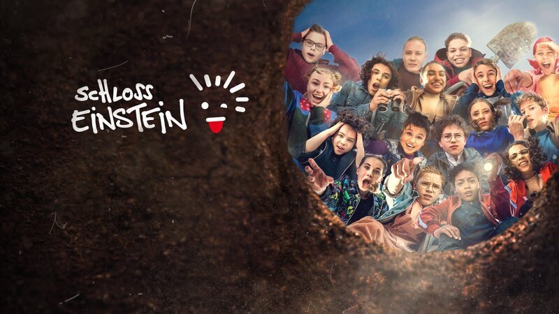 Der Cast von Staffel 27: Marlon Beck (Matti Schneider), Noah Temel (Philip Rüger), Ava Eilers (Mia Stieber), Chiara Dorn (Jamila Kara Kichakuro Weintritt), Leon Gajewsky (Dean-Ryan Kuhlig), Reena Kumari (Sophia Leonie Mauritz), Simon Reuter (Marlon Heinrich), Eleonora „Elly“ Hockenbrink (Nelly Borodina), Tahmina Ziaar (Janisa Glasow), Massuda Phanit (Tisa Pharischad Khumyim), Joel Lucas (Samuel Koch), Annika Barry (Merle Sophie Eismann), Mikka Lund-Mayr (Jona Kirchner), Nesrin Schulze (Julie Marienfeld), Joshua Hockenbrink (Georg Trappe), Karl Walter (Lance Gernot Simon), Maxi Zielenski (Kiana Ben Attou) – Bild: MDR/​Saxonia Media/​Foto: Thomas Dietze/​Grafik: Tanja Schangin