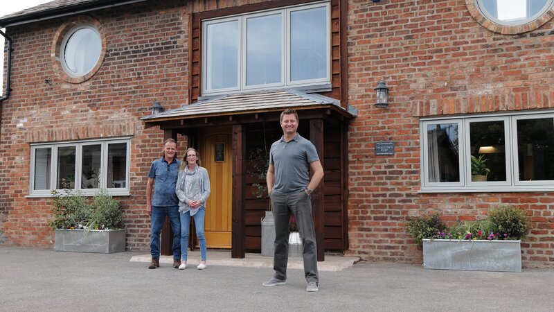 (v.l.n.r.) Gordon; Lisa; George Clarke – Bild: Amazing Productions Ltd