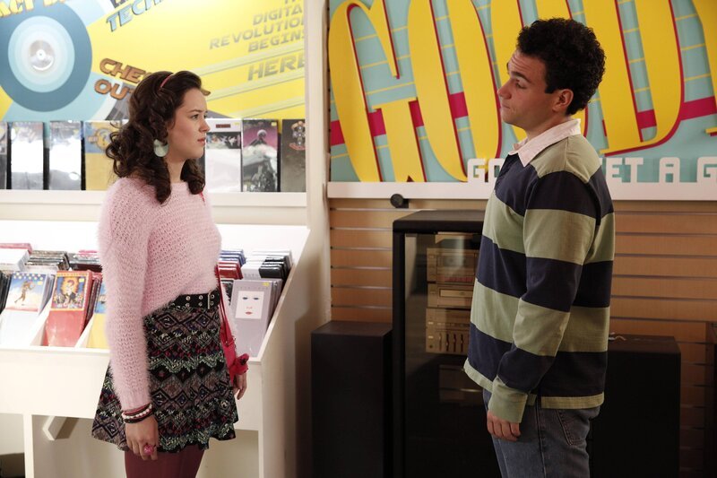 Hayley Orrantia (Erica Goldberg), Troy Gentile (Barry Goldberg). – Bild: 2014, 2015 Sony Pictures Television Inc. All Rights Reserved. /​ Tyler Golden Lizenzbild frei