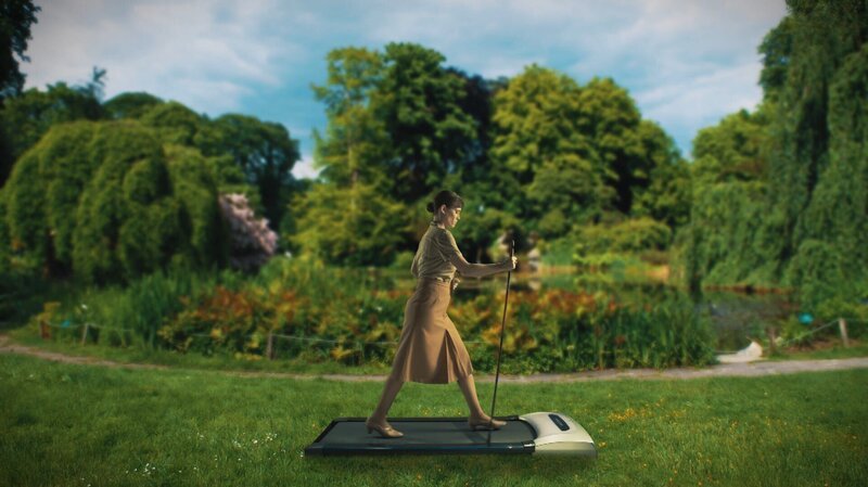 Die Reporter stellen die Sinnfrage. Sie sprechen mit einem Zen-Lehrer und einem Priester, um zu ergründen, was vor allem alte Menschen in der Religion zu finden hoffen. Michael macht sich Sorgen, als grimmiger Alter zu enden. Der Gerontologe Prof. Andreas Kruse kann ihn beruhigen: Er zeigt ihm die schönen Seiten des Alters. – Bild: BR/​INTER/​AKTION