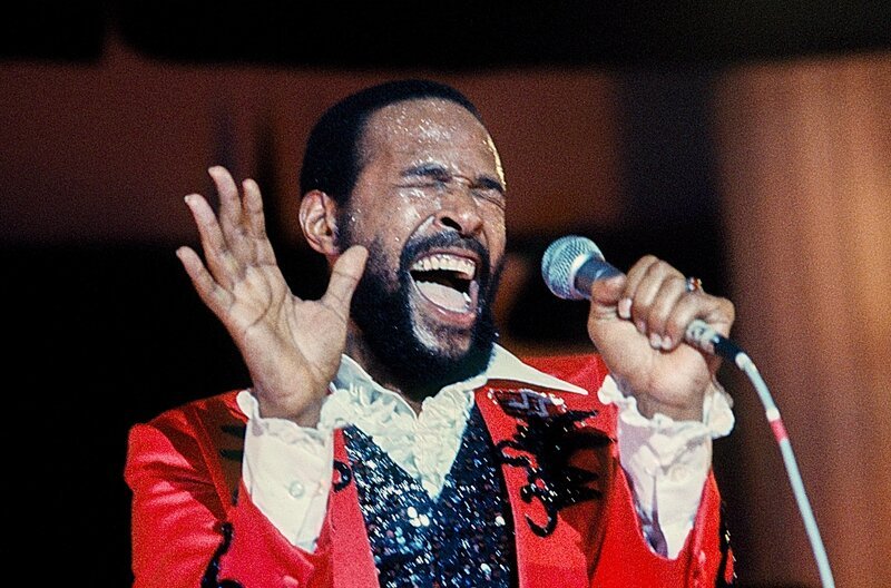 Am 7. Juli 1980 trat Marvin Gaye beim 14. Montreux Jazz Festival in der Schweiz auf. – Bild: DALLE APRF/​Jean-Marc Birraux
