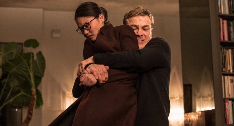 Adam (Albrecht Schuch) will sich nicht mehr alles von Thao (Mai Duong Kieu) gefallen lassen. – Bild: ZDF und Fabrizio Maltese