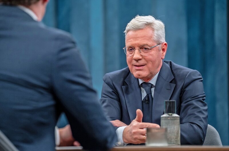 Norbert Röttgen (Mitglied des Auswärtigen Ausschusses des Bundestags, CDU). – Bild: NDR/​Thomas Ernst