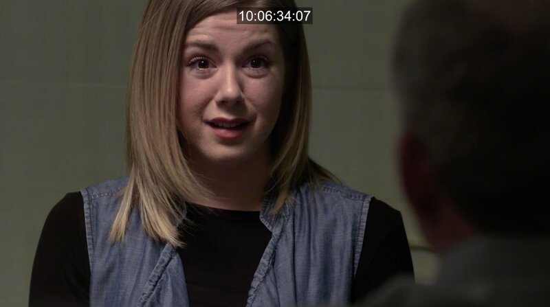 Überrumpelte Frau. – Bild: Crime + Investigation /​ abacus media