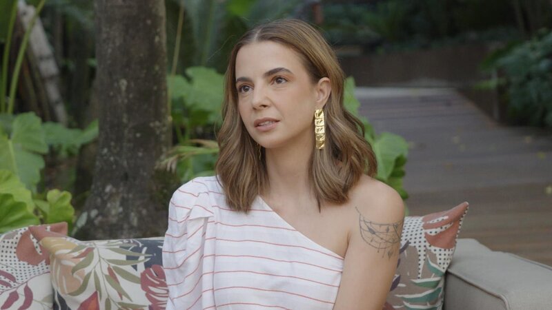 Photo of Luiza Vono Ferreira during her meeting with Tony Cosenzo. – Bild: Warner Bros. Discovery, Inc. or its subsidiaries and affiliates