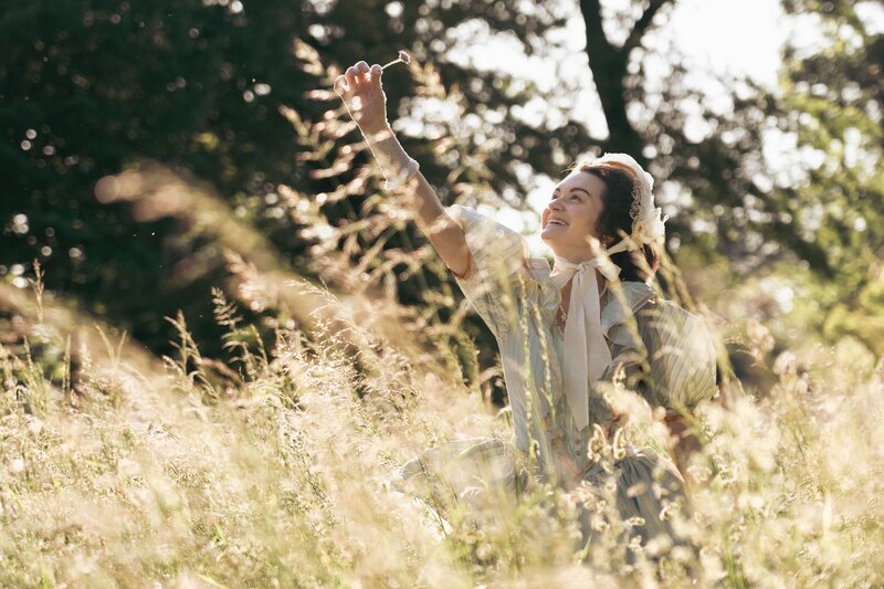 Jung und wild: 1853 verliebt sich Franz Joseph in seine sieben Jahre jüngere Cousine Elisabeth, genannt Sisi (Viktoria Hillisch). Er wird ihr ein Leben lang hinterherlaufen. – Bild: ORF/​pre tv/​David Steinbach