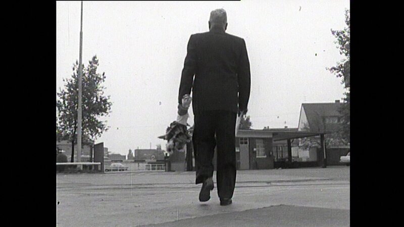 Ab jetzt droht Einsamkeit. – Bild: BR/​HR