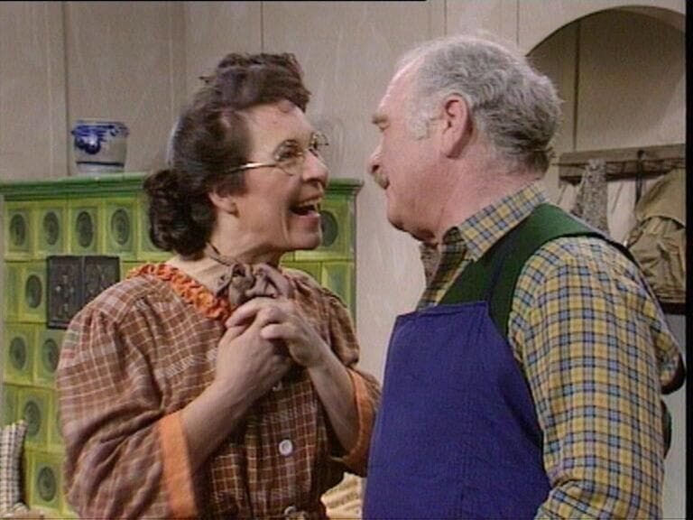 L-R: Kathi /​ Cill (Gerda Steiner) und Blasi Gundler (Peter Steiner) – Bild: Heimatkanal