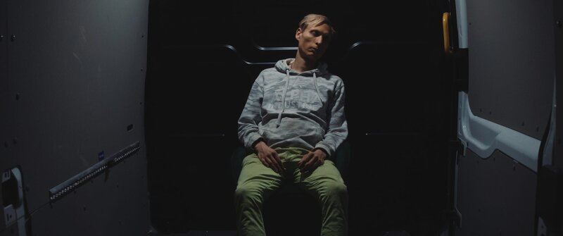 Timo ist von der Übersiedlung in den neuen Standort erschöpft. – Bild: ZDF/Julian Vogel Timo ist von der Übersiedlung in den neuen Standort erschöpft. – Bild: ZDF/Julian Vogel