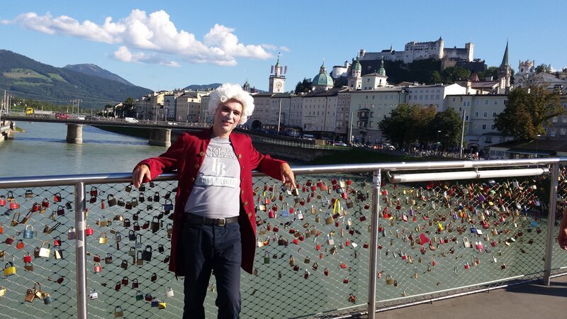 Mozart, er ist überall in Salzburg. – Bild: 3sat