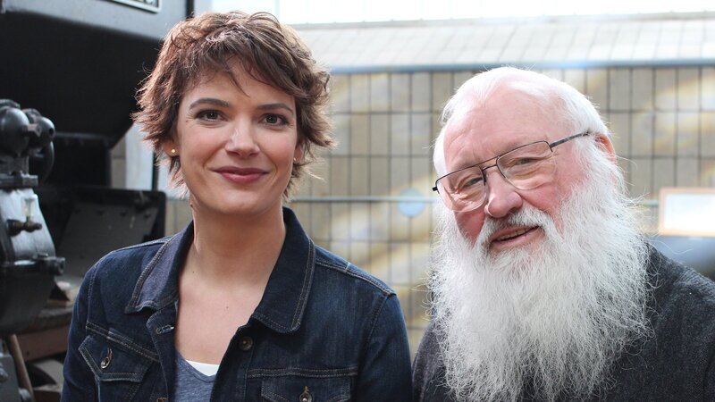Lena Ganschow im Gespräch mit dem Naturforscher und Ornithologen Prof. Dr. Peter Berthold. Dass unser Ökosystem immer mehr aus dem Gleichgewicht gerät, beunruhigt ihn sehr. – Bild: Anne Hartmann