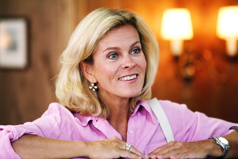 Soko Kitzbühel „Der Alpenkönig“. Im Bild: Andrea L’Arronge (Gräfin Schönberg). – Bild: ORF (FS1/​FS2) /​ ORF1