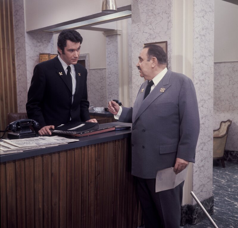 Reinhold Tischler (Max), Fritz Eckhardt (Oswald Huber). – Bild: ORF III