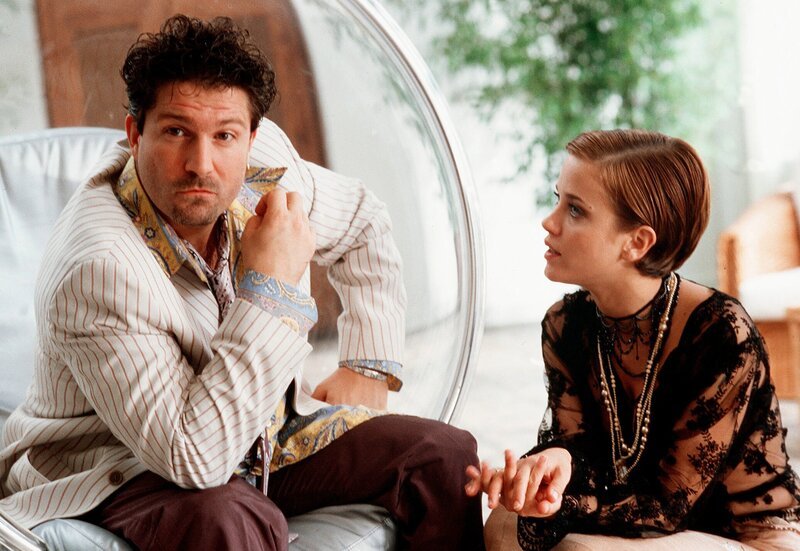 Es knistert immer noch: auch zehn Jahre nach der Trennung hat Stefanie (Muriel Baumeister) David (Francis Fulton-Smith) nicht vergessen. – Bild: ARD Degeto