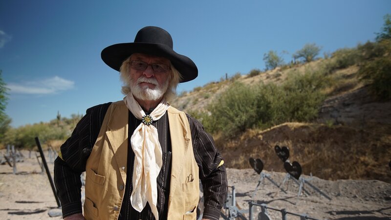 Win Ames gekleidet im Stil von Dutch Pardee – Bild: Windfall Films Ltd