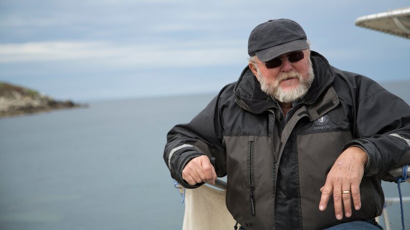 Vernon Adkison hanging out. – Bild: Ben Shearin /​ Discovery Channel