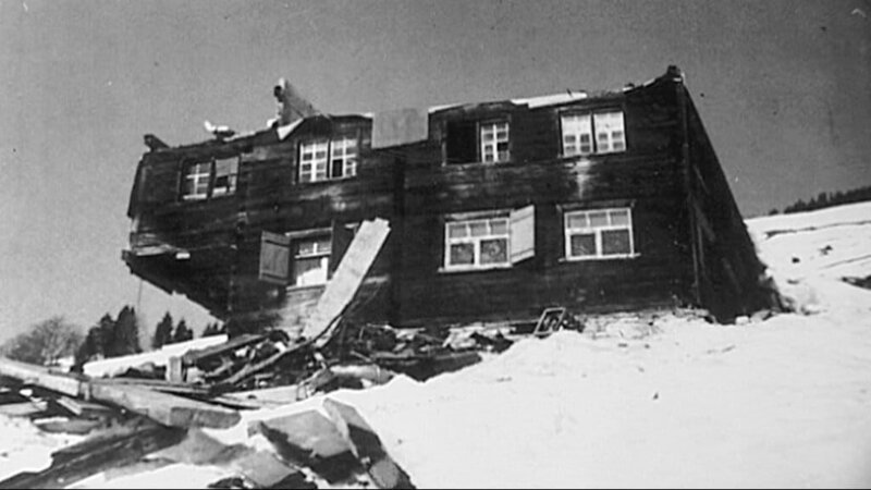 Die Lawinenkatastrophe von Blons 1954: Das Unglück als Filmvorlage für Reinhold Bilgeris Epos „Atem des Himmels“. – Bild: ORF III