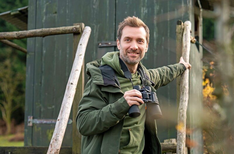 Reporter Daniel Aßmann findet heraus, warum so viele Menschen einen Jagdschein machen wie noch nie zuvor. – Bild: WDR/​solis TV/​Melanie Grande